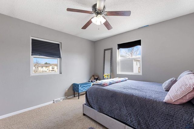 611 CARDINAL DR, Box Elder, SD 57719