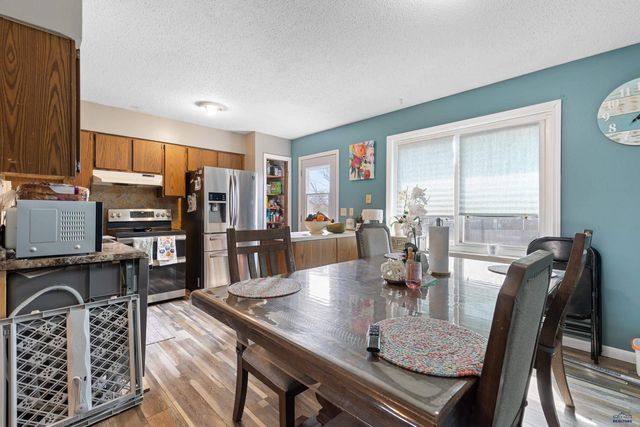 611 CARDINAL DR, Box Elder, SD 57719