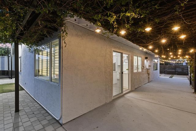 2521 N 87th Way, Scottsdale, AZ 85257