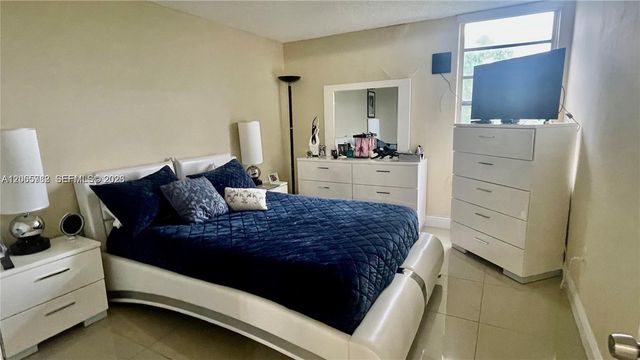 8850 Fontainebleau Boulevard 401, Miami, FL 33172
