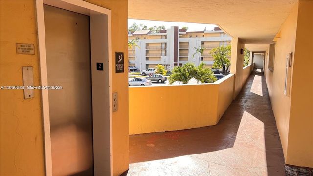 8850 Fontainebleau Boulevard 401, Miami, FL 33172