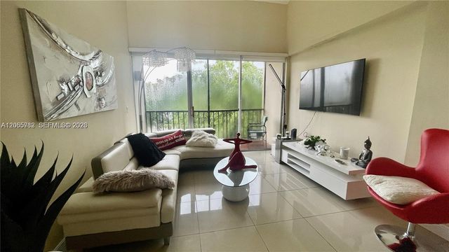 8850 Fontainebleau Boulevard 401, Miami, FL 33172