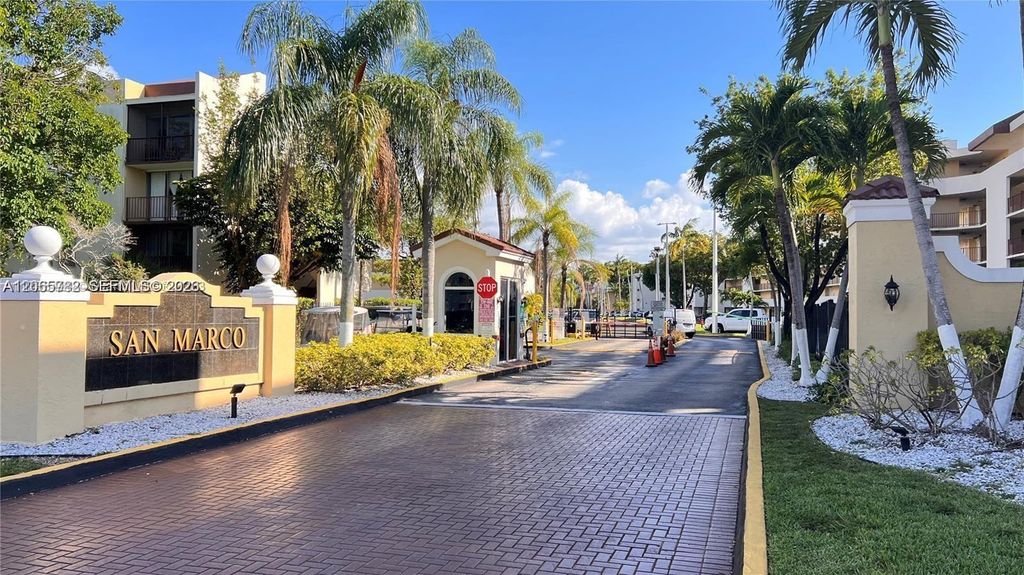8850 Fontainebleau Boulevard 401, Miami, FL 33172