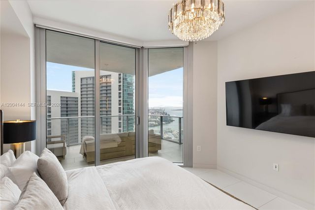 851 NE 1st Ave 4405, Miami, FL 33132