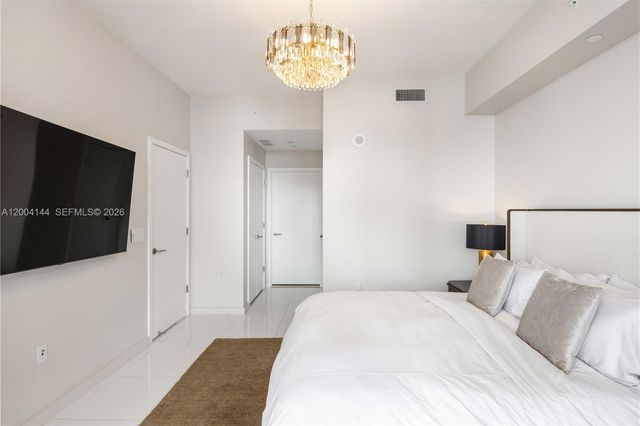 851 NE 1st Ave 4405, Miami, FL 33132