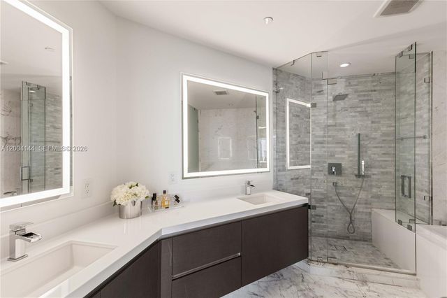 851 NE 1st Ave 4405, Miami, FL 33132