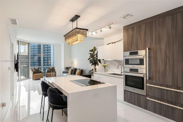 851 NE 1st Ave 4405, Miami, FL 33132