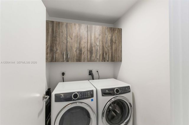 851 NE 1st Ave 4405, Miami, FL 33132