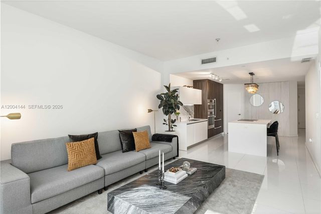 851 NE 1st Ave 4405, Miami, FL 33132