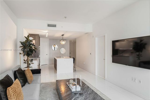 851 NE 1st Ave 4405, Miami, FL 33132