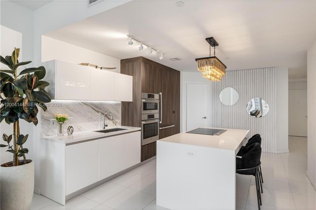 851 NE 1st Ave 4405, Miami, FL 33132