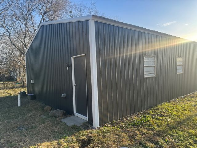 5541 3rd Street, Nevada, TX 75173