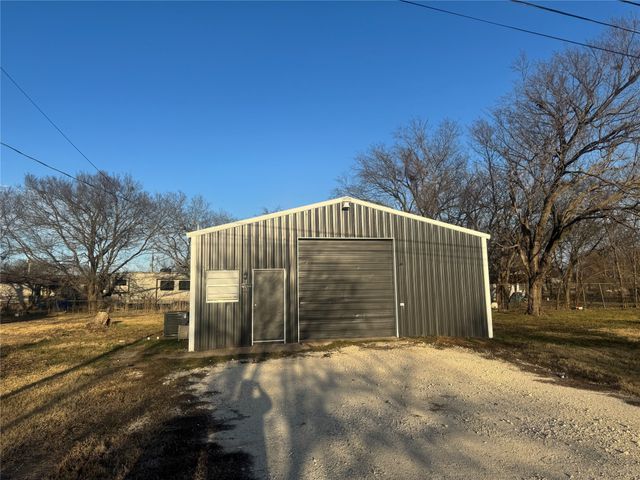5541 3rd Street, Nevada, TX 75173