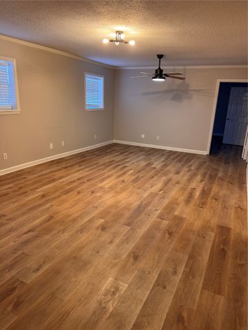 5541 3rd Street, Nevada, TX 75173