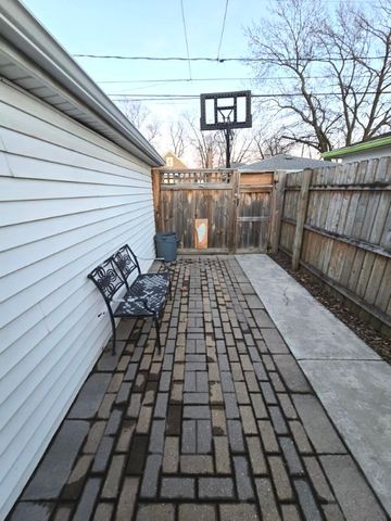 3645 S 53rd Avenue, Cicero, IL 60804