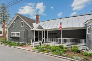 17 High St Apt 5, Woodstock, VT 05091