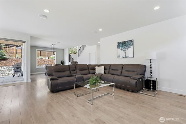 11815 SE 218th Place, Kent, WA 98031