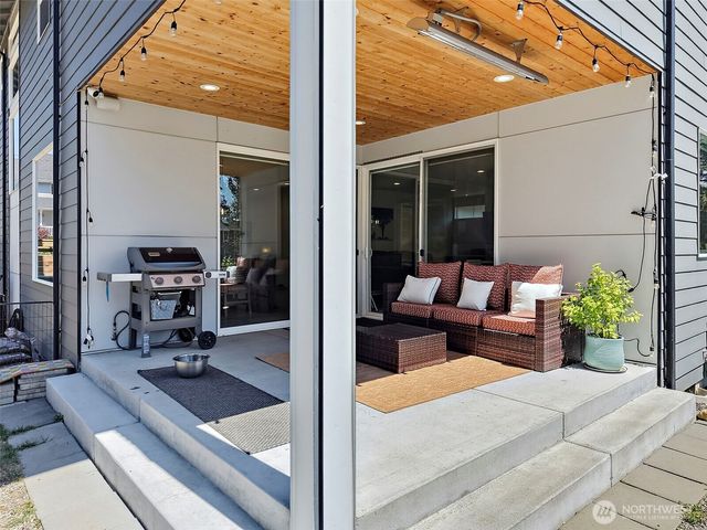 11815 SE 218th Place, Kent, WA 98031