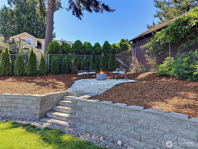 11815 SE 218th Place, Kent, WA 98031