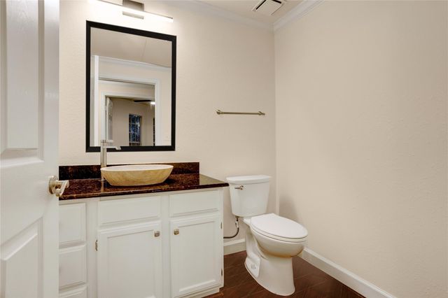 2111 Welch Street B109, Houston, TX 77019