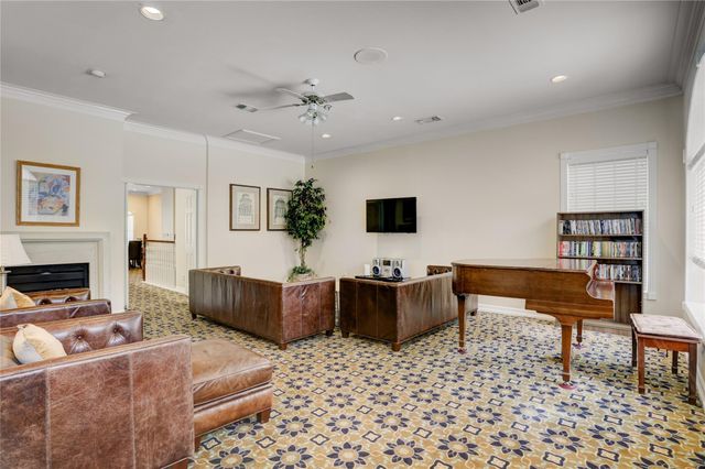 2111 Welch Street B109, Houston, TX 77019