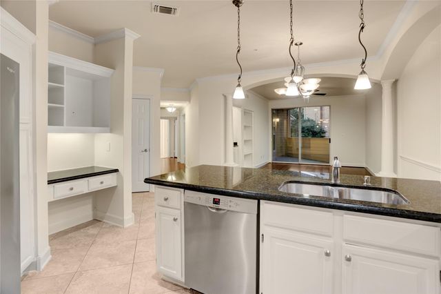 2111 Welch Street B109, Houston, TX 77019