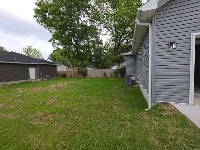 716 Trickey Lane, Jacksonville, AR 72076