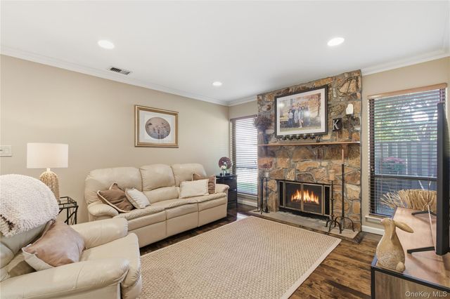 37 Maple Run Drive, Jericho, NY 11753