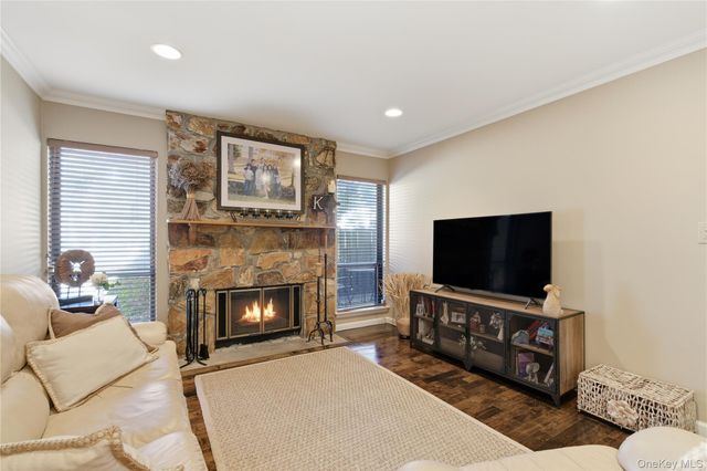 37 Maple Run Drive, Jericho, NY 11753