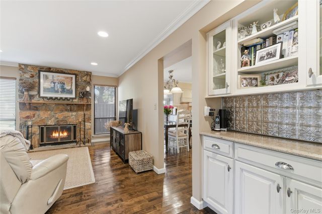 37 Maple Run Drive, Jericho, NY 11753