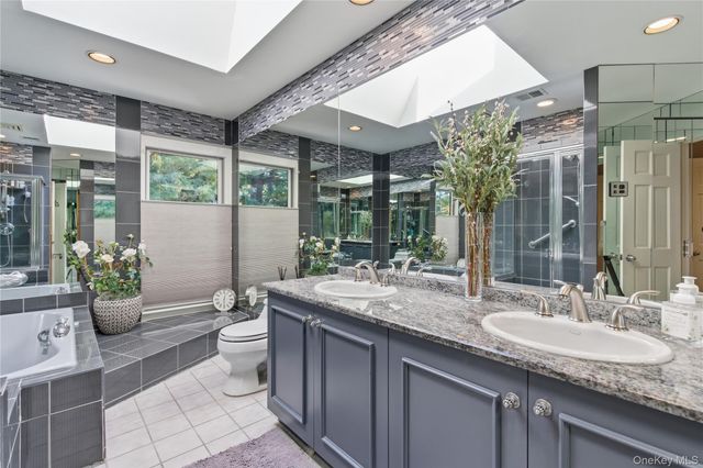 37 Maple Run Drive, Jericho, NY 11753