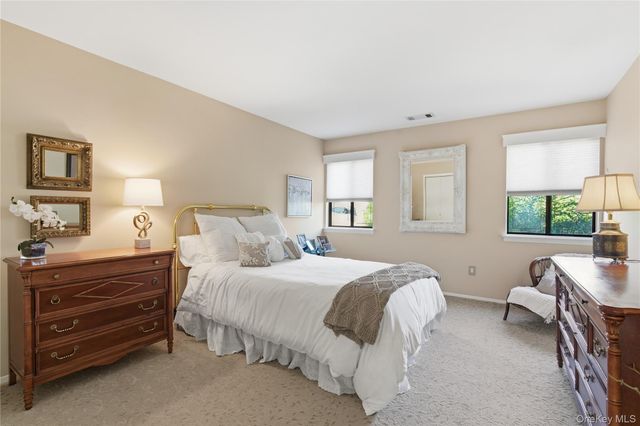 37 Maple Run Drive, Jericho, NY 11753