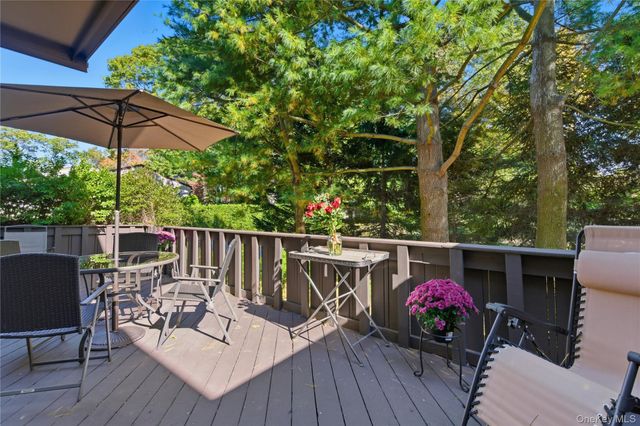 37 Maple Run Drive, Jericho, NY 11753
