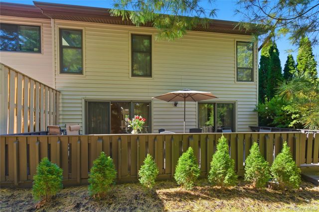 37 Maple Run Drive, Jericho, NY 11753