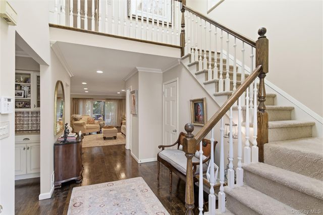 37 Maple Run Drive, Jericho, NY 11753