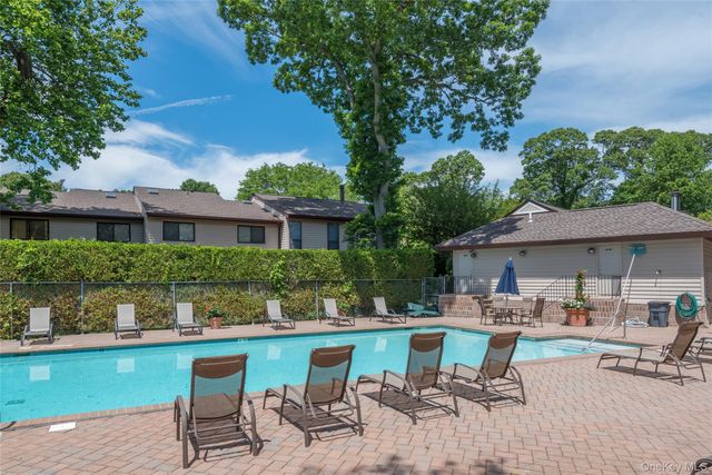 37 Maple Run Drive, Jericho, NY 11753
