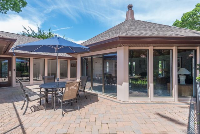 37 Maple Run Drive, Jericho, NY 11753