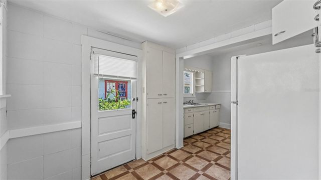 506 S MCKAY AVENUE, Lakeland, FL 33801