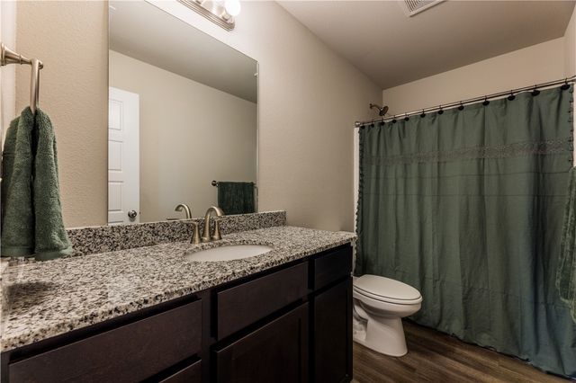 541 Woodcreek Loop, Lowell, AR 72745
