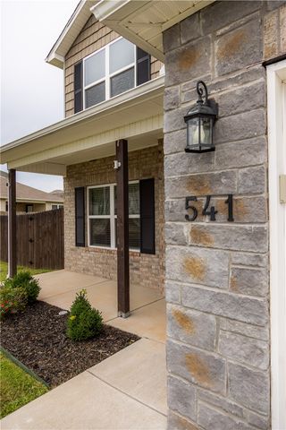 541 Woodcreek Loop, Lowell, AR 72745