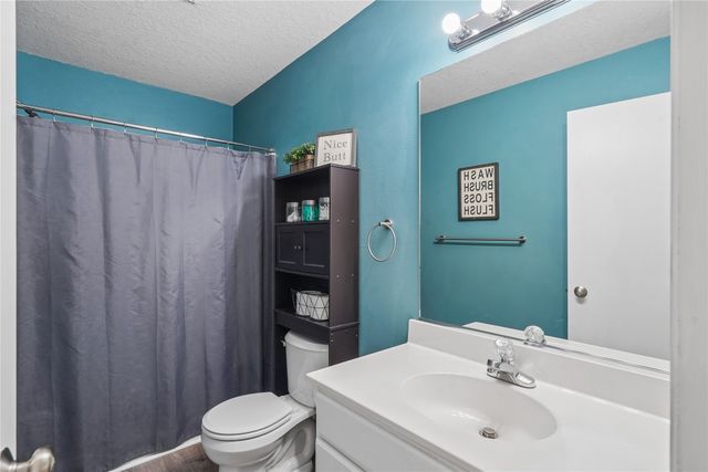 1614 NW Abilene Road, Ankeny, IA 50023