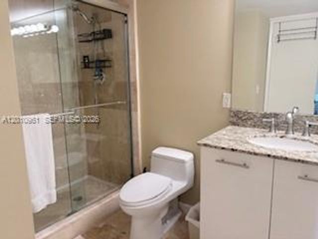 3300 NE 191st St 1011, Aventura, FL 33180