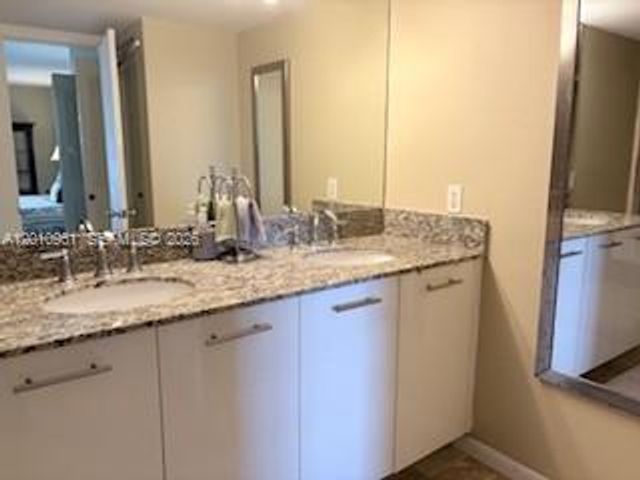 3300 NE 191st St 1011, Aventura, FL 33180