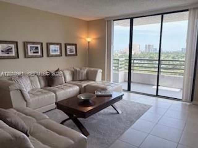 3300 NE 191st St 1011, Aventura, FL 33180