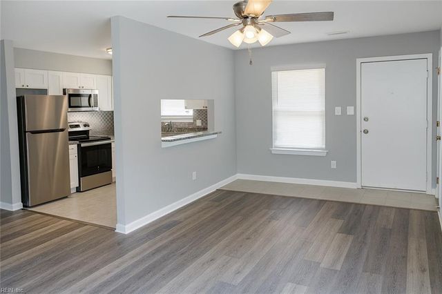 12758 Saint James Pl Apt C, Newport News, VA 23602