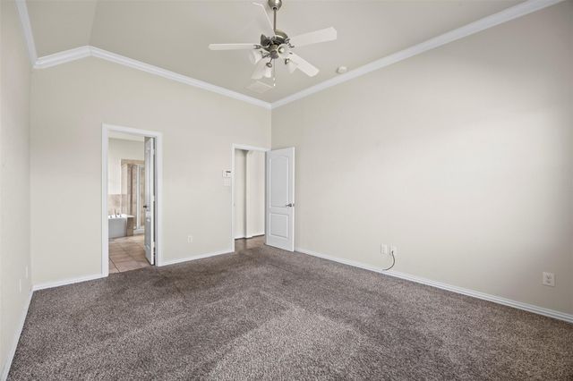 6527 Hunters Trace Lane, Baytown, TX 77521