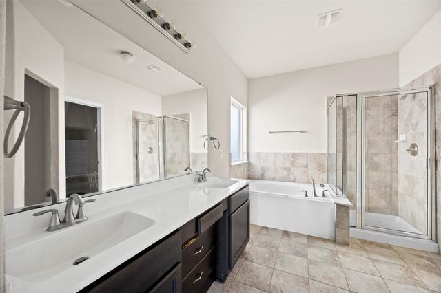 6527 Hunters Trace Lane, Baytown, TX 77521