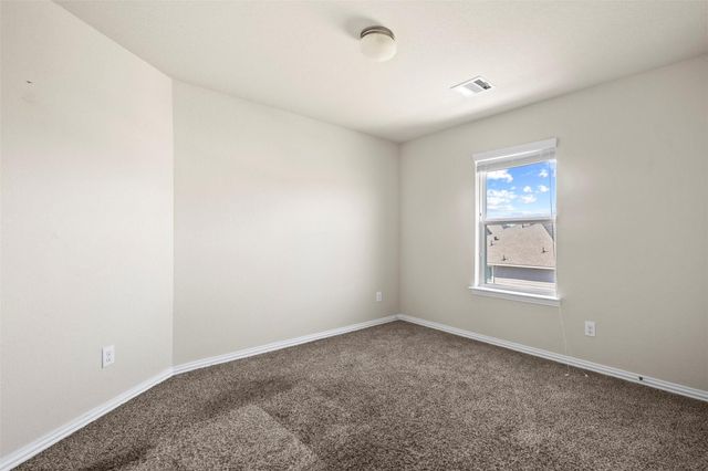 6527 Hunters Trace Lane, Baytown, TX 77521