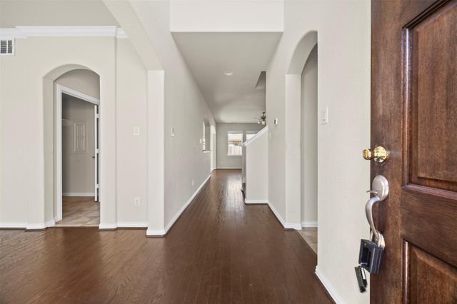 6527 Hunters Trace Lane, Baytown, TX 77521