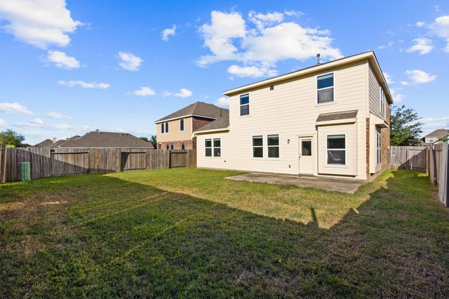 6527 Hunters Trace Lane, Baytown, TX 77521